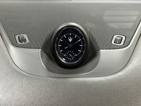 Used 2019 Maserati Levante GranLusso AWD/4WD image 37