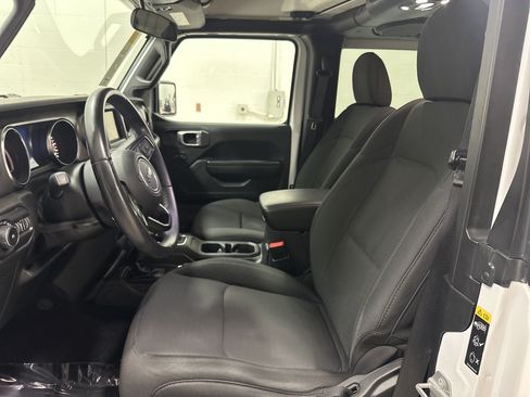 Used 2020 Jeep Wrangler Sport AWD/4WD image 16
