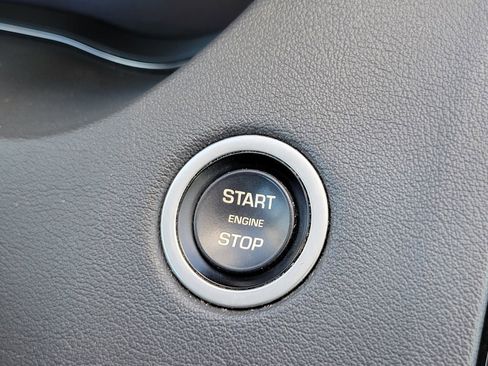 Used 2021 Jaguar E-PACE SE image 37