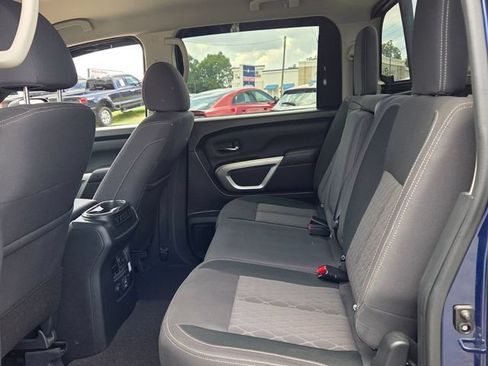 Used 2024 Nissan Titan SV w/ SV Convenience Package RWD image 6