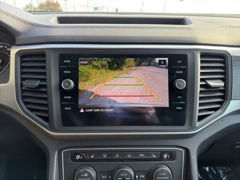 Used 2021 Volkswagen Atlas SE image 12