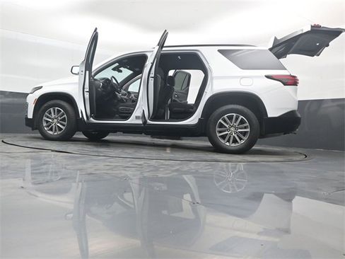 Used 2023 Chevrolet Traverse LT w/ LPO, Floor Liner Package image 55