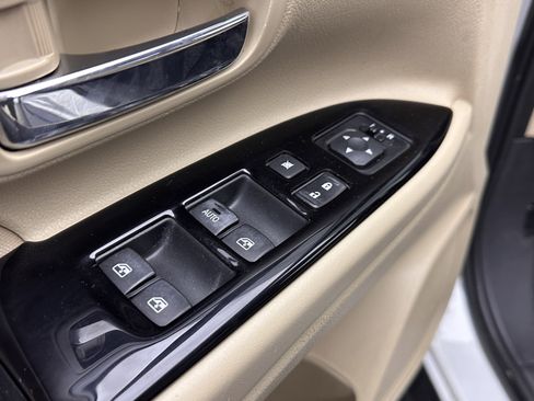 Used 2016 Mitsubishi Outlander SE image 11