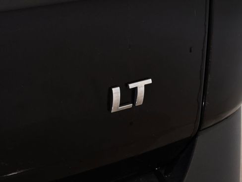 Used 2021 Chevrolet Traverse LT w/ LPO, Floor Liner Package image 24