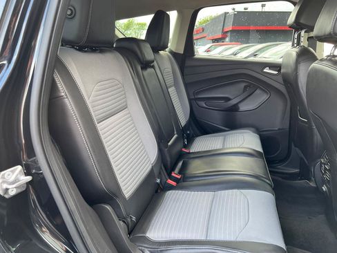 Used 2017 Ford Escape SE w/ SE Sport Appearance Package FWD image 29