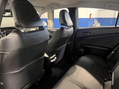 Used 2022 Toyota Prius Prime Limited image 18