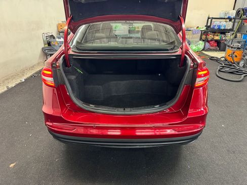 Used 2019 Ford Fusion SE FWD image 6