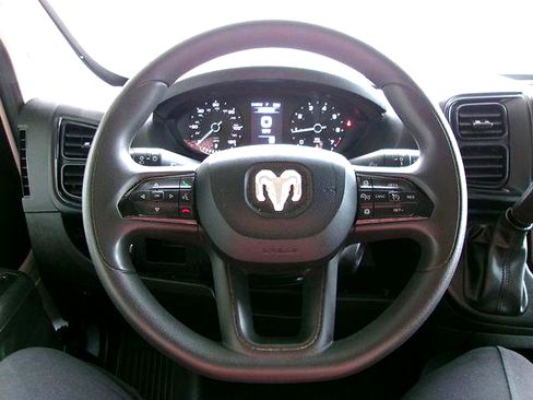 Used 2025 RAM ProMaster 2500 w/ Convenience Group FWD image 11