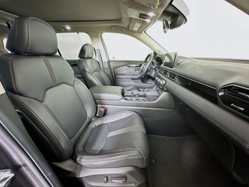 Used 2025 Honda Pilot Touring image 34