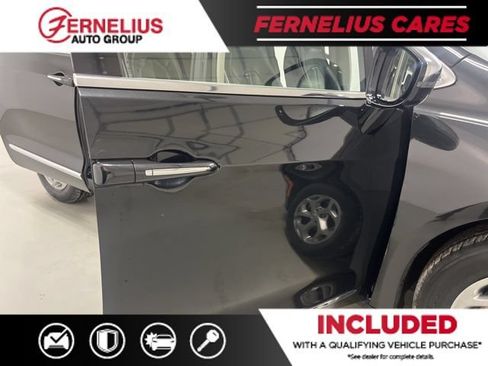 Used 2023 Chrysler Pacifica Limited FWD image 14