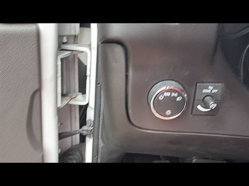 Used 2017 Chevrolet Express 2500 RWD image 13