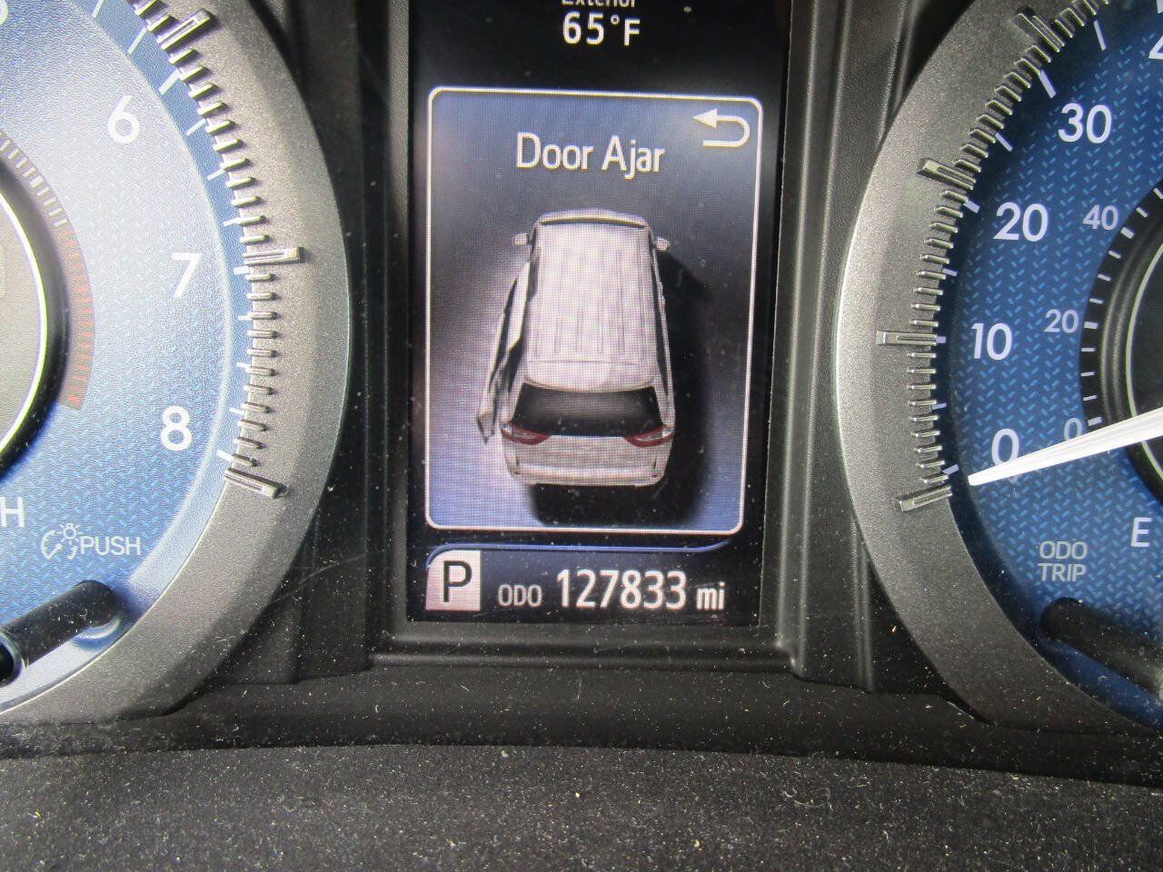 Used 2015 Toyota Sienna XLE Premium FWD image 19