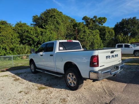 Used 2025 RAM 2500 Big Horn AWD/4WD image 3