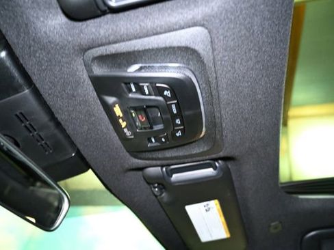 Used 2024 Toyota Corolla Cross AWD Hybrid w/ Moonroof Package image 35