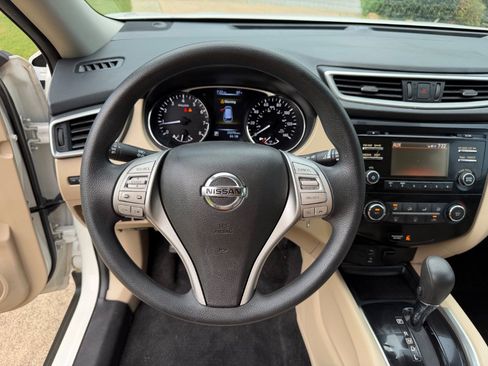 Used 2016 Nissan Rogue S FWD image 14