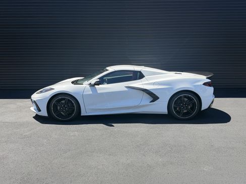 Used 2022 Chevrolet Corvette Stingray Convertible w/ 1LT RWD image 2