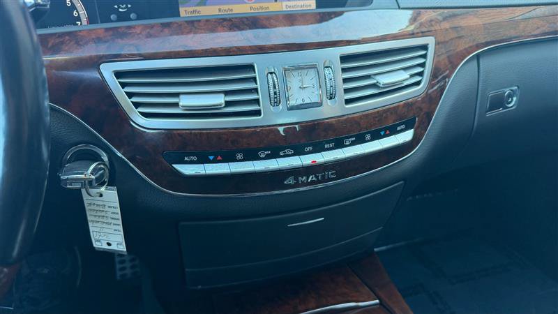 Used 2011 Mercedes-Benz S 550 4MATIC w/ Sport & Premium Pkgs image 37