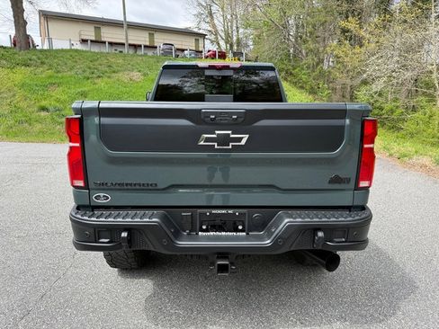 Used 2025 Chevrolet Silverado 2500 ZR2 w/ ZR2 Bison Edition image 8