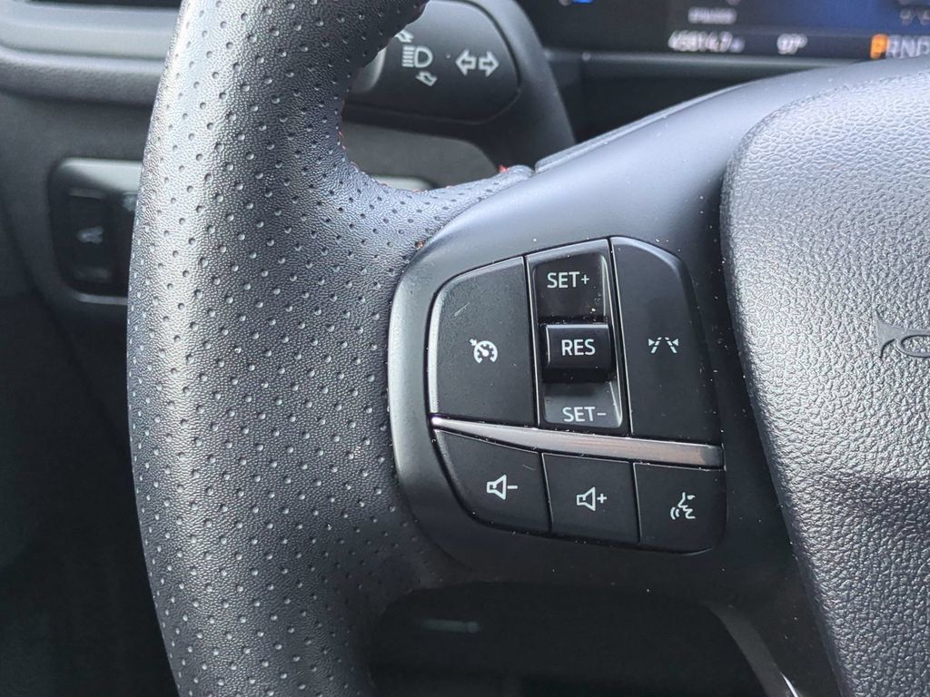 Certified 2025 Ford Escape ST-Line Select AWD/4WD image 27