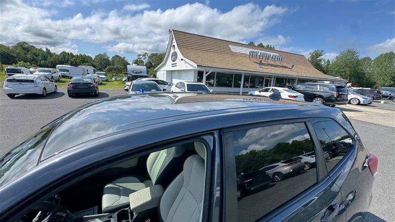 Used 2023 Subaru Forester AWD/4WD image 31