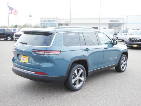 New 2026 Jeep Grand Cherokee L Limited w/ Luxury Tech Group II AWD/4WD image 2
