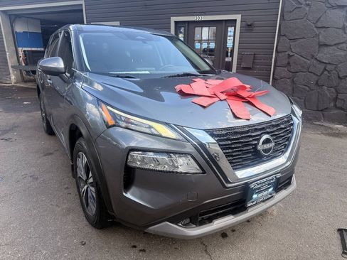 Used 2022 Nissan Rogue SV FWD image 4