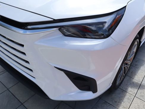 New 2026 Lexus TX 550h AWD Plug-In Hybrid image 17