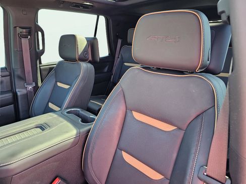 Used 2024 GMC Yukon AT4 AWD/4WD image 19