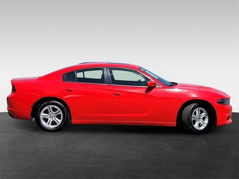 Used 2022 Dodge Charger SXT w/ Leather Interior Group image 3