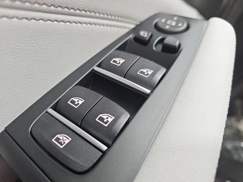 Certified 2025 BMW X5 xDrive40i w/ Climate Comfort Package AWD/4WD image 24