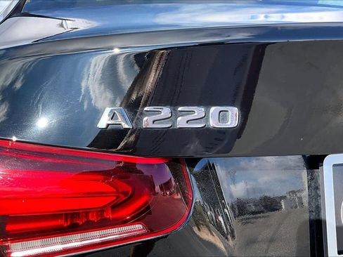 Used 2019 Mercedes-Benz A 220 4MATIC image 30