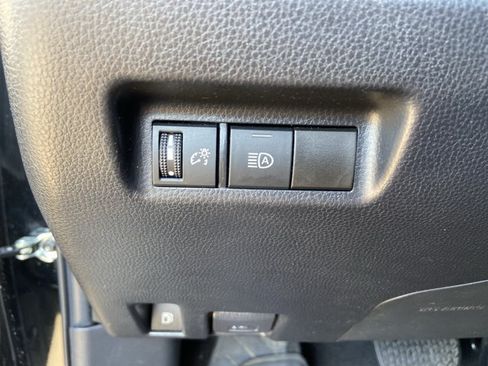 Used 2023 Toyota RAV4 LE AWD/4WD image 10
