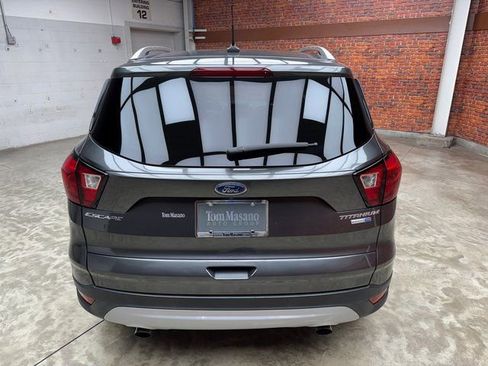 Used 2019 Ford Escape Titanium image 4