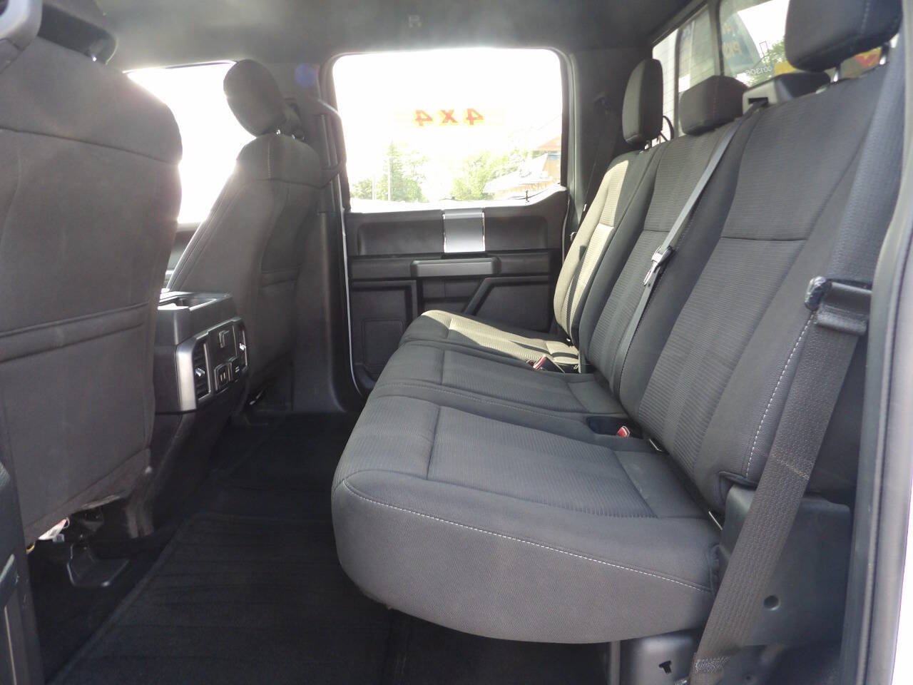 Used 2017 Ford F150 XLT w/ Equipment Group 302A Luxury AWD/4WD image 9