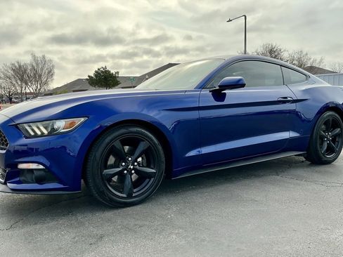 Used 2015 Ford Mustang Coupe w/ Equipment Group 051A image 7