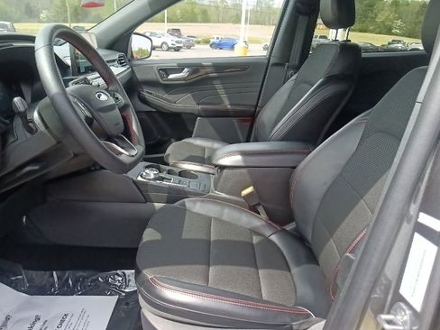 Used 2025 Ford Escape ST-Line FWD image 15