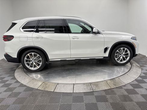 New 2026 BMW X5 xDrive50e w/ Climate Comfort Package AWD/4WD image 17