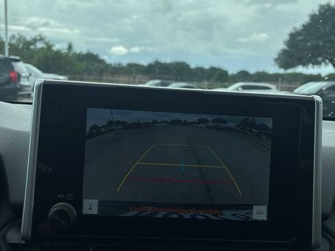 Used 2025 Toyota RAV4 XLE FWD image 10