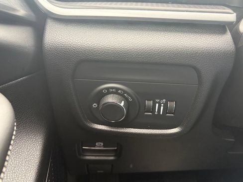 Used 2024 Hyundai Venue SE FWD image 39