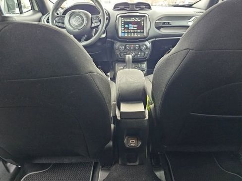 Used 2021 Jeep Renegade Latitude w/ Luxury Group II image 13