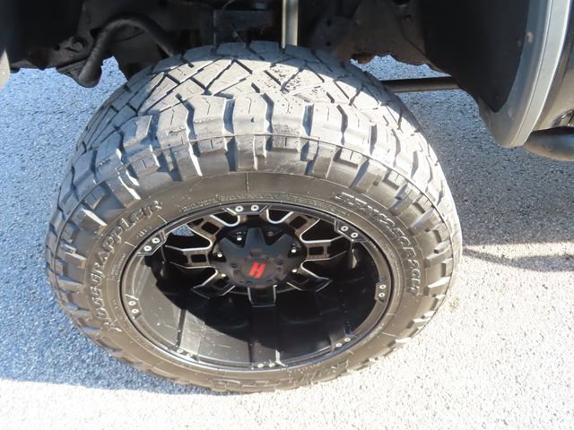 Used 2017 GMC Sierra 2500 SLE w/ Suspension Package, Off-Road AWD/4WD image 16