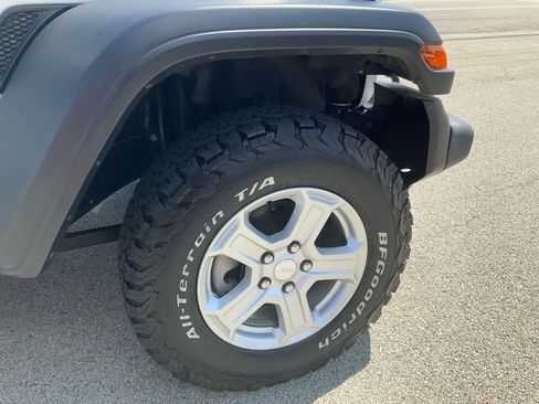 Used 2020 Jeep Wrangler Sport AWD/4WD image 7