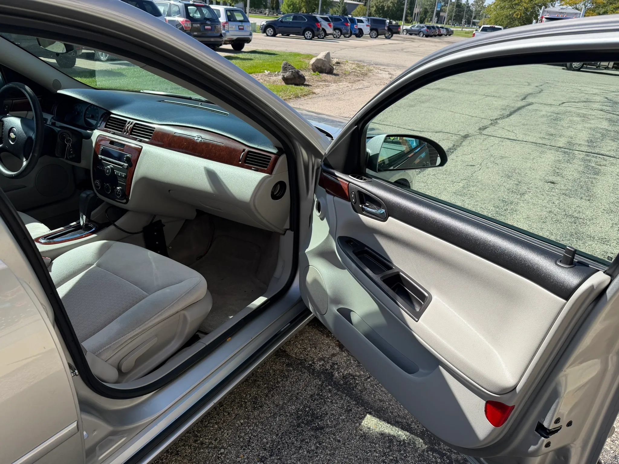 Used 2008 Chevrolet Impala LS FWD image 13