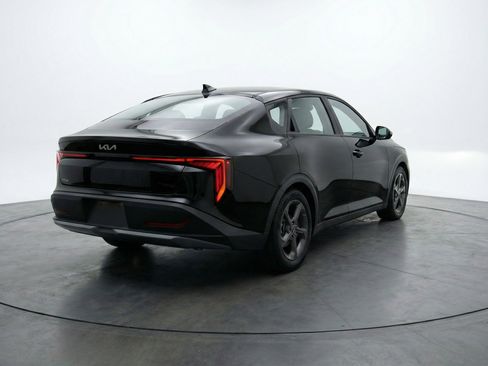 Used 2025 Kia K4 LXS image 9