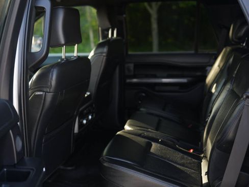 Used 2019 Ford Expedition XLT w/ Equipment Group 202A RWD image 21