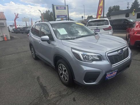 Used 2020 Subaru Forester Premium AWD/4WD image 4