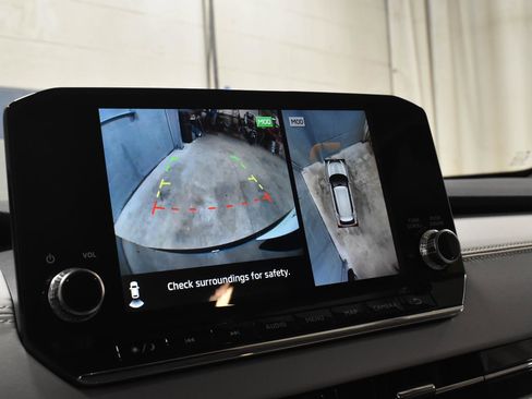 Used 2023 Mitsubishi Outlander SEL image 17