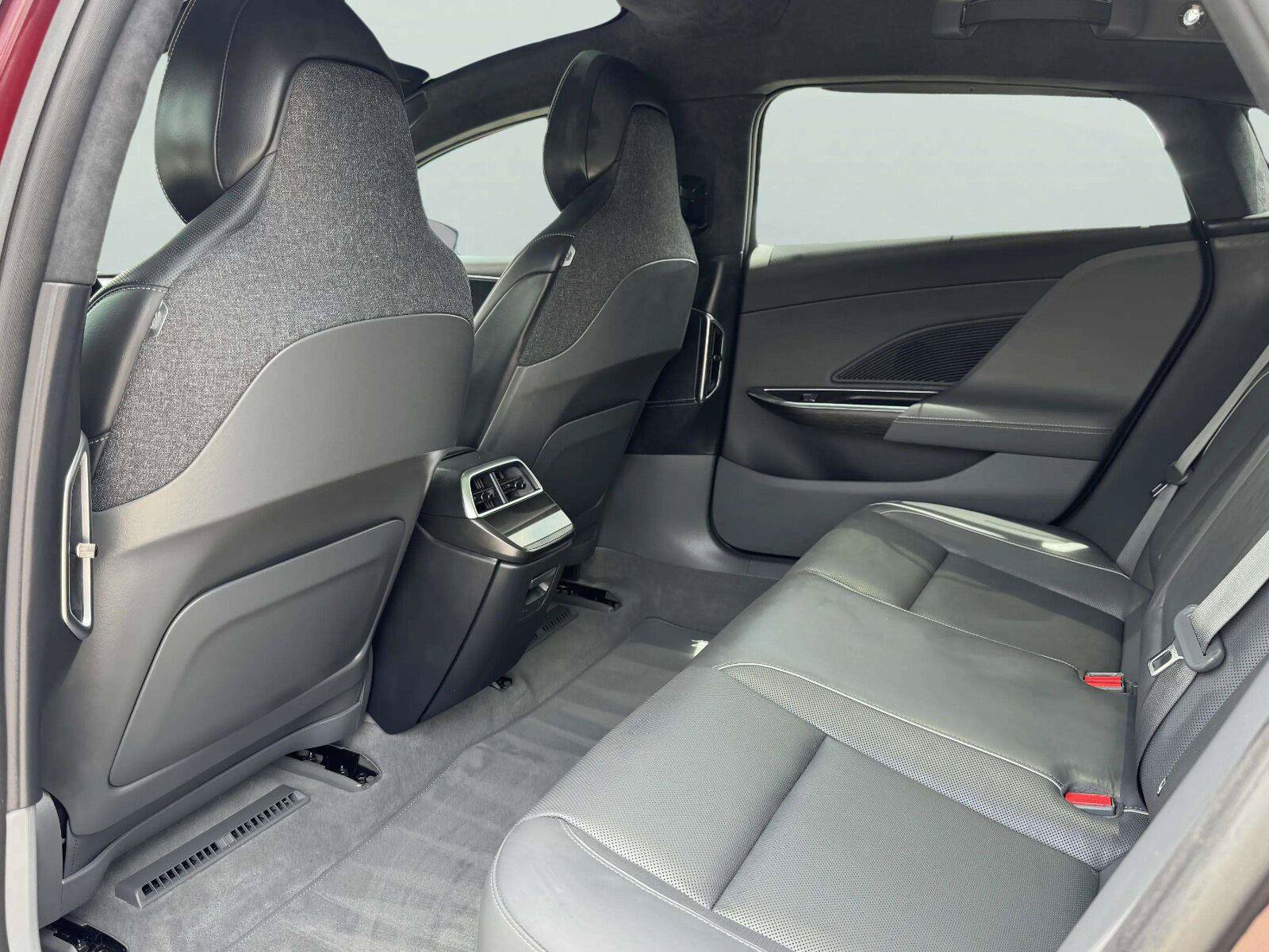 Used 2025 Lucid Air Touring AWD/4WD image 45