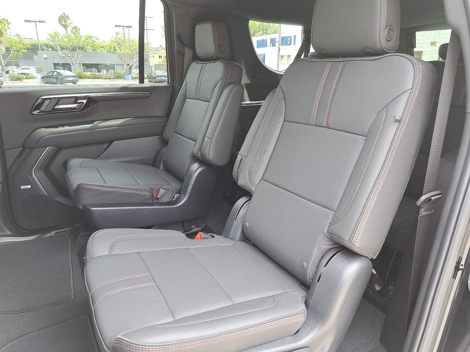 Used 2026 Chevrolet Suburban RST w/ Comfort Package RWD image 16