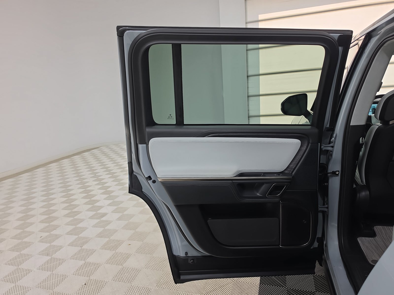 Used 2023 Rivian R1S Adventure Quad AWD/4WD image 17